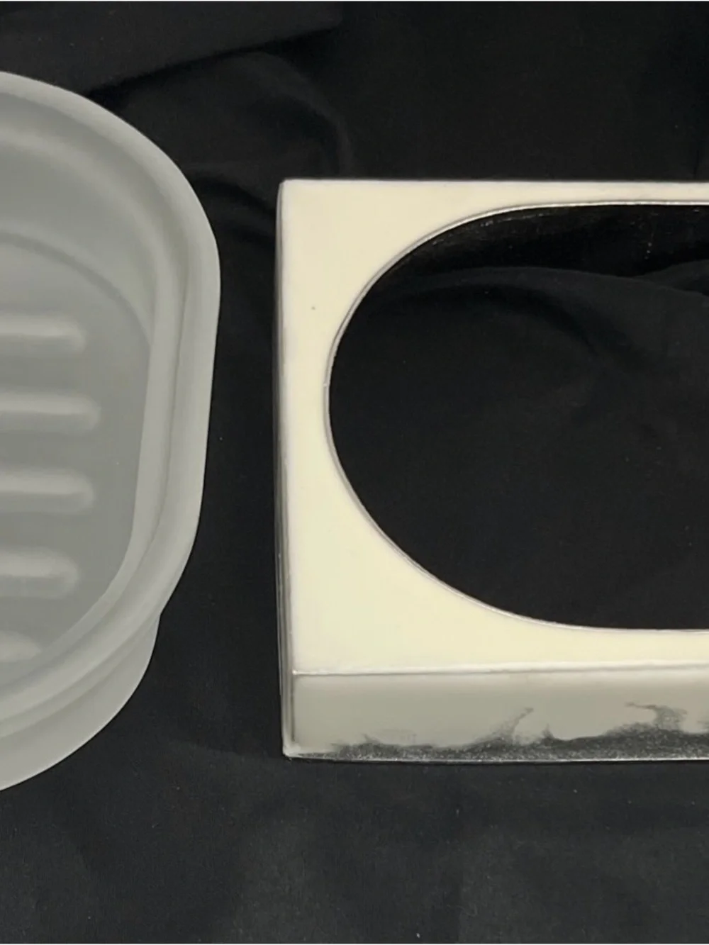 NWOT Mike & Ally Lava Pure White /Silver Rectangle Soap Dish